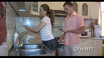 Русский парень сам привел товарища потрахать жену